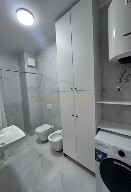 Tirane, jepet me qera apartament 1+1+Ballkon Kati 2, 63 m² 450 € (Ali Demi)