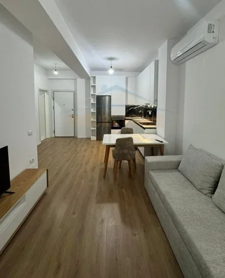 Tirane, jepet me qera apartament 1+1+Ballkon Kati 2, 63 m² 450 € (Ali Demi)