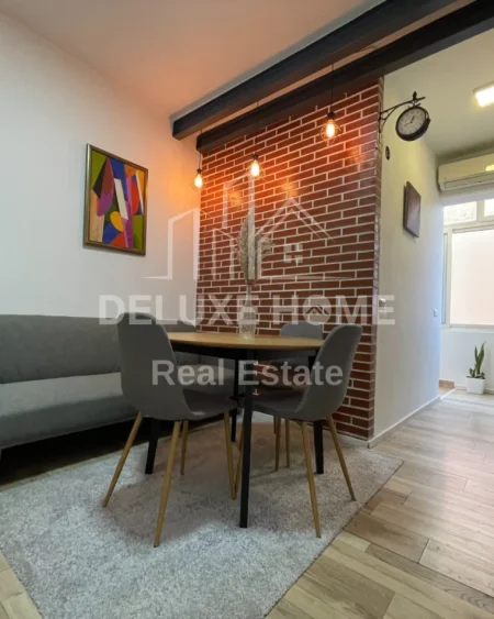 Tirane, jepet me qera apartament 1+1 Kati 3, 50 m² 600 € (Myslym Shyri)