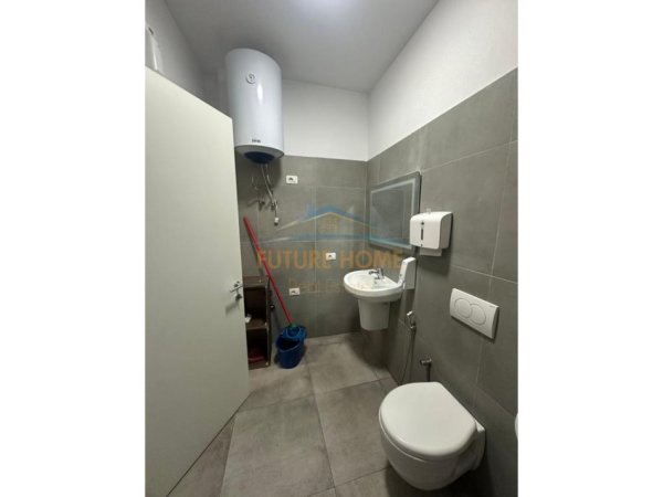 Tirane, jepet me qera zyre Kati 7, 112 m² 650 € (rruga e barrikadave)