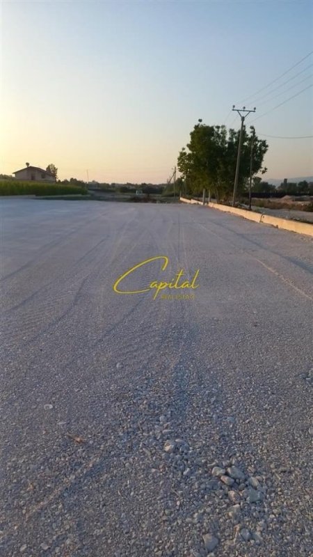 Tirane, jepet me qera toke , 3.000 m² (MEZEZ)