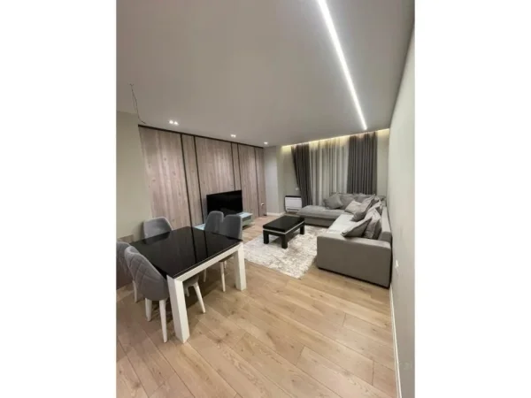 Tirane, jap me qera apartament 1+1 Kati 5, 70 m² 850 € (Bulevardi i ri)
