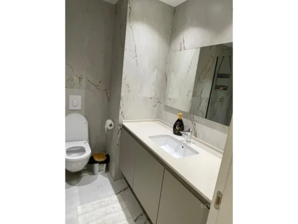 Tirane, jap me qera apartament 1+1 Kati 5, 70 m² 850 € (Bulevardi i ri)