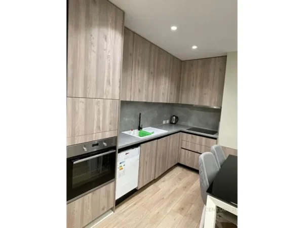 Tirane, jap me qera apartament 1+1 Kati 5, 70 m² 850 € (Bulevardi i ri)