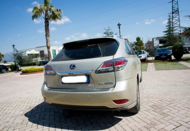 Tirane, shes SUV Lexus RX 450h Luxury, Hibrid (Benzin+Elektro) Klima 185 km, 16.000 €