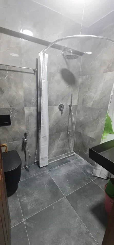 Tirane, jepet me qera apartament 3+1 Kati 2, 100 m² 500 € (Rruga Dritan Hoxha)