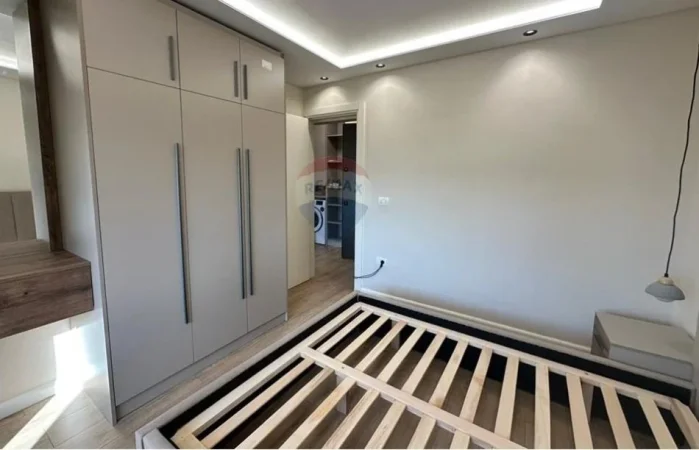 Tirane, shitet apartament 1+1 Kati 3, 47 m² 138.000 € (Rruga Muhamet Gjollesha)