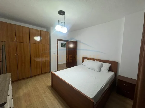 Tirane, jepet me qera apartament 2+1 Kati 6, 100 m² 850 € (STADIUMI DINAMO)