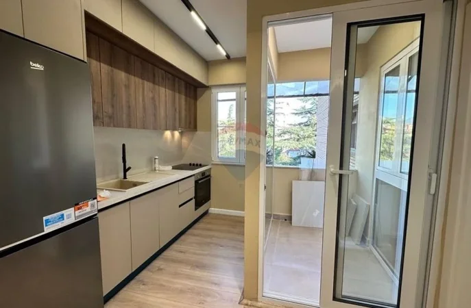 Tirane, shitet apartament 1+1 Kati 3, 48 m² 128.000 € (Rruga Muhamet Gjollesha, 21 Dhjetori, Tiranë)