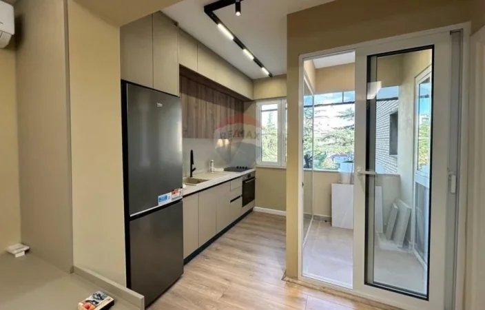 Tirane, shitet apartament 1+1 Kati 3, 48 m² 128.000 € (Rruga Muhamet Gjollesha, 21 Dhjetori, Tiranë)