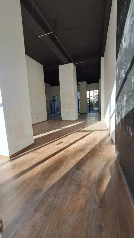 Tirane, jepet me qera ambjent biznesi Kati 0, 150 m² 1.500 € (Astir)