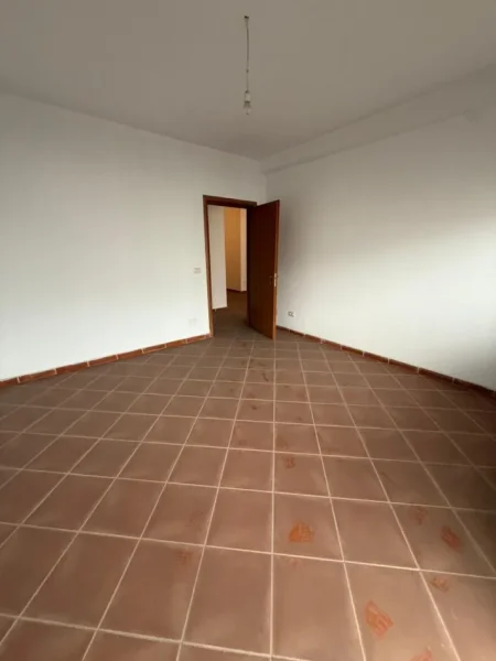 Tirane, shitet apartament 2+1 , 130 m² 230.000 € (MBIKALIMI KRISTALIT)