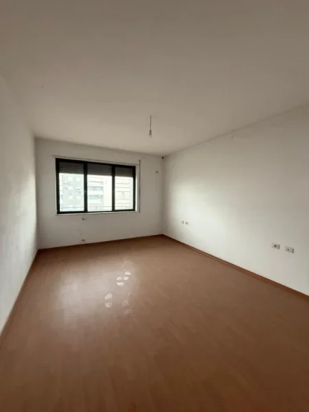 Tirane, shitet apartament 2+1 , 130 m² 230.000 € (MBIKALIMI KRISTALIT)