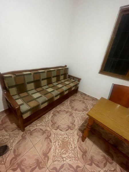 Jepet me qira garsoniere e madhe (gati 1+1) në Jordan Misja. 300 €