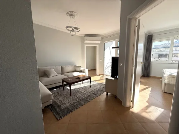 Tirane, jepet me qera apartament 2+1 , 85 m² 800 € (Rruga e Kavajes)