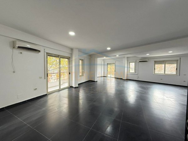 Tirane, shitet zyre Kati 1, 243 m² 465.000 € (DON BOSKO)