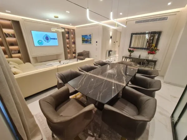 Tirane, shitet apartament duplex 4+1+Aneks+Ballkon Kati 5, 242 m² 630.000 € (komuna parisit)