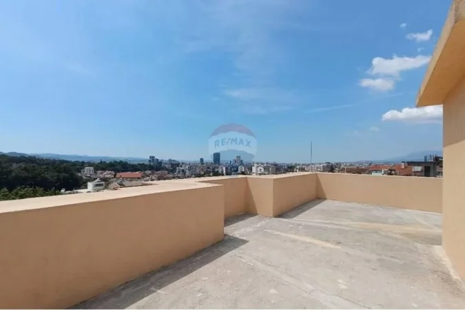 Tirane, jepet me qera apartament 3 Katshe , 542 m² 3.000 € (Rruga Tre Vllezerit Kondi)