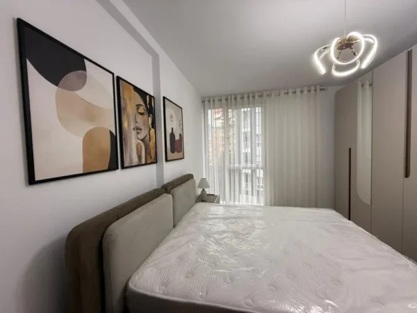 Tirane, jepet me qera apartament 2+1 Kati 2, 85 m² 1.000 € (Rruga Barrikadave)