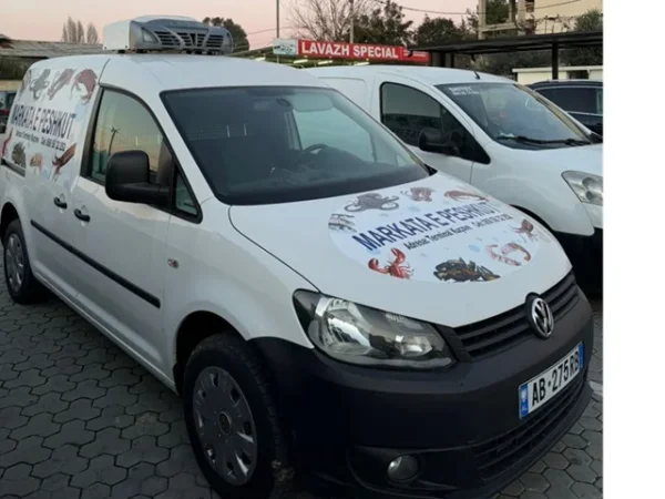 Kucove, shes Furgoncine | CADDY frigoriferik , e bardhë manuale Kondicioner 11.000 €