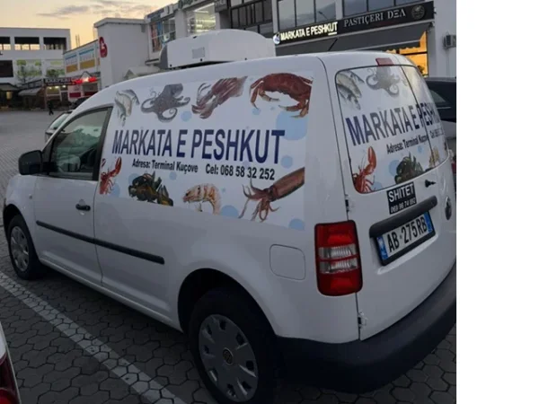 Kucove, shes Furgoncine | CADDY frigoriferik , e bardhë manuale Kondicioner 11.000 €