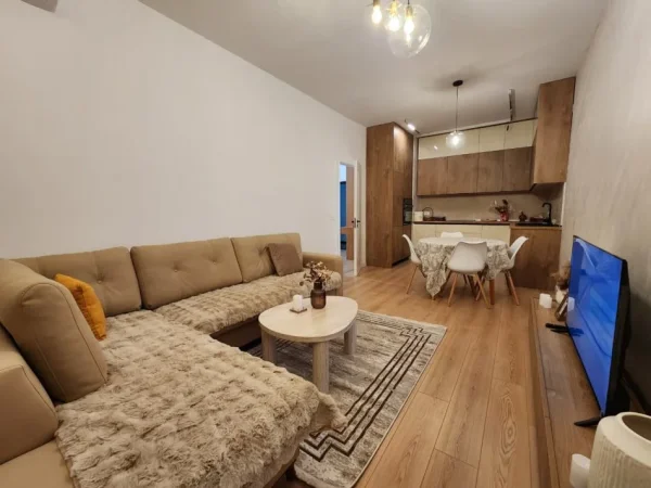 Tirane, jepet me qera apartament 2+1 Kati 3, 95 m² 1.500 € (Qender)