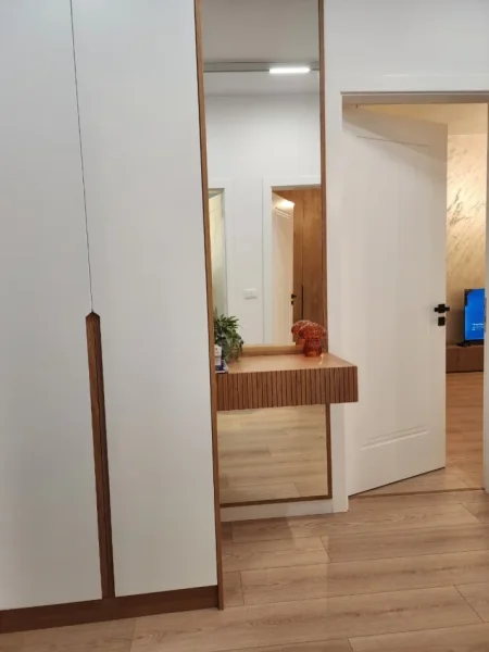 Tirane, jepet me qera apartament 2+1 Kati 3, 95 m² 1.500 € (Qender)