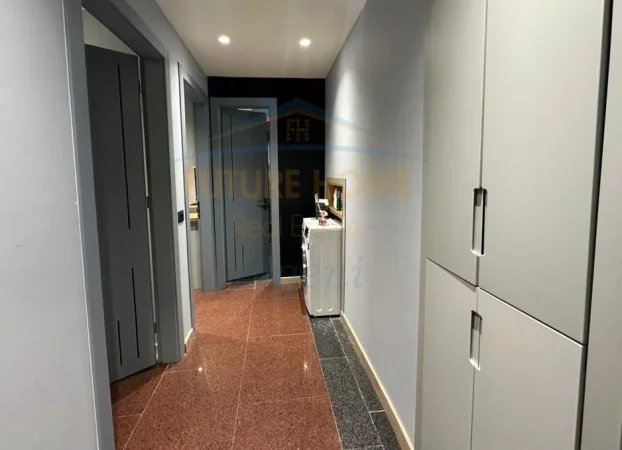 Qera, Apartament 1+1, Shallvaret, Tiranë 700 €