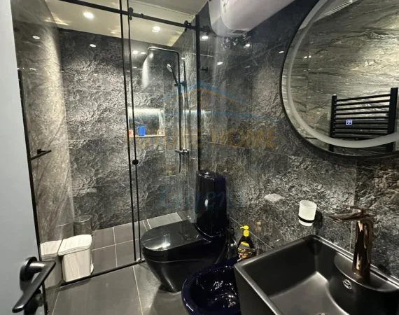 Qera, Apartament 1+1, Shallvaret, Tiranë 700 €