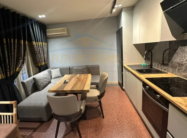 Qera, Apartament 1+1, Shallvaret, Tiranë 700 €