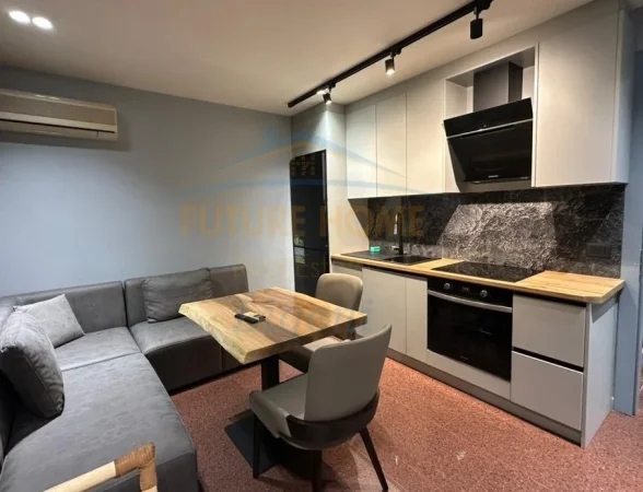 Qera, Apartament 1+1, Shallvaret, Tiranë 700 €