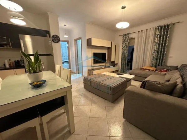 Tirane, shitet apartament 2+1+Aneks+Ballkon , 100 m² 140.000 € (fresk)