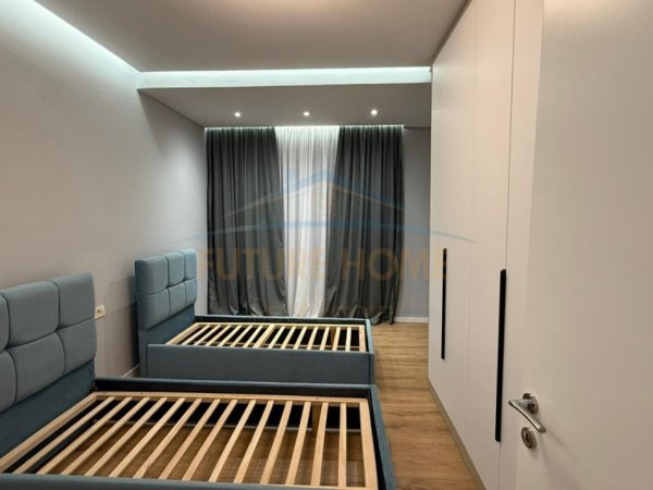 Tirane, jepet me qera apartament 2+1+Ballkon Kati 4, 104 m² 1.300 € (Rruga Mine Peza)