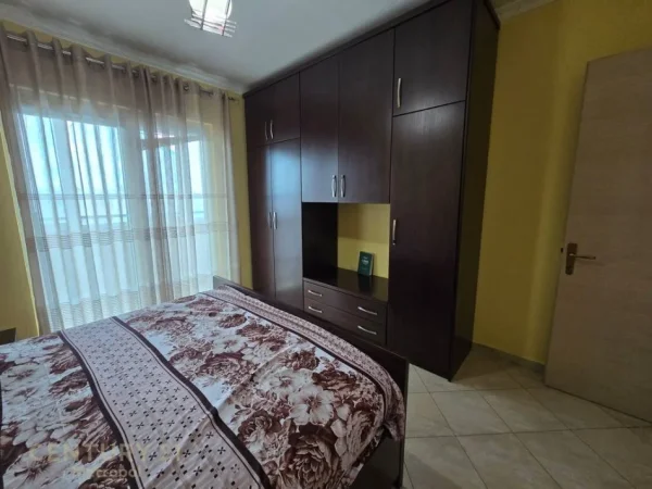 Tirane, jepet me qera apartament 2+1+Ballkon Kati 3, 106 m² 600 € (jordan misja)