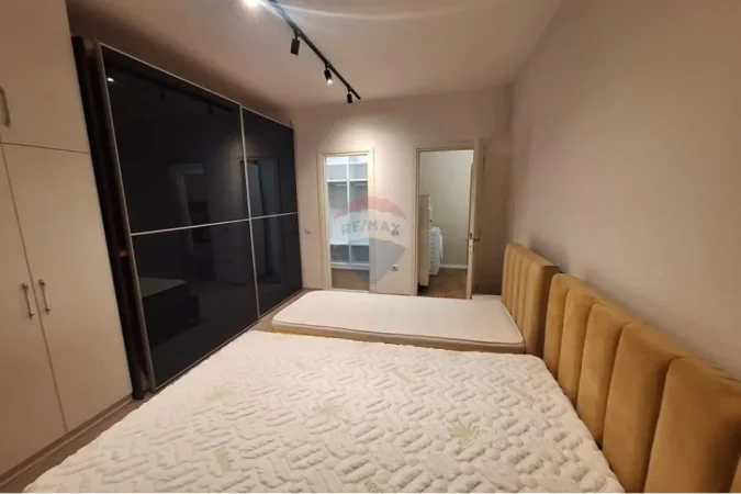 Tirane, jepet me qera apartament 2+1 , 100 m² 900 € (don Bosko)