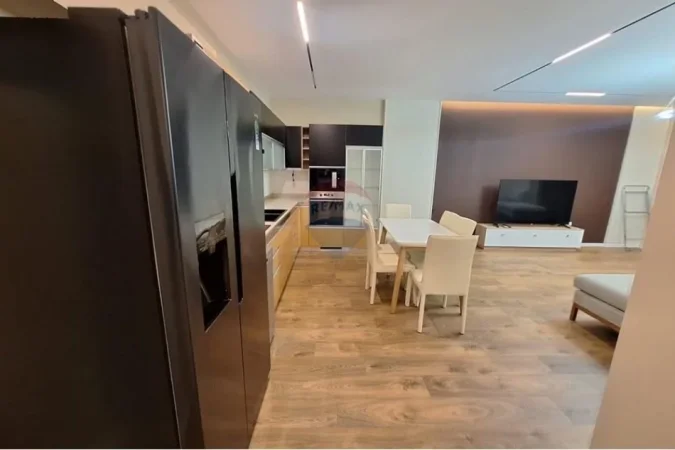 Tirane, jepet me qera apartament 2+1 , 100 m² 900 € (don Bosko)