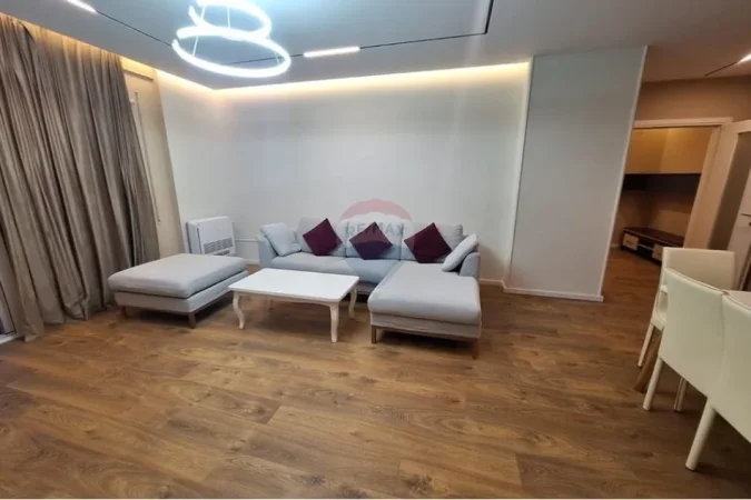 Tirane, jepet me qera apartament 2+1 , 100 m² 900 € (don Bosko)
