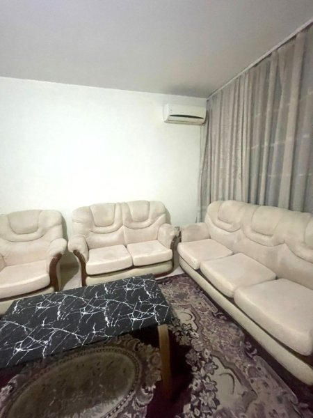 Jepet Apartament 3+1 me Qira Pranë Spitaleve QSUT,  450 €URO