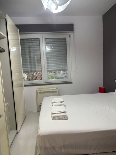 Tirane, jepet me qera 1+1+Ballkon Kati 3, 85 m² 600 € (Kopshti Botanik)