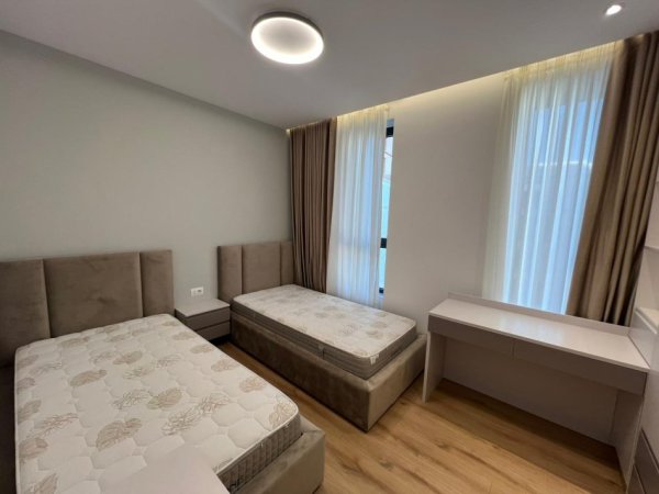 Tirane, jepet me qera apartament 2+1 Kati 3, 104 m² 1.000 € (Rruga Jordan Misja)