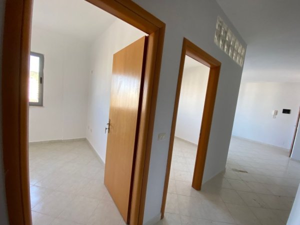 Durres, shitet apartament 2+1+Ballkon Kati 2, 70 m² 75.000 € (shkemb kavaje)