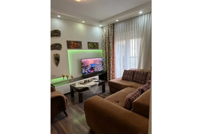 Shqiperi, jepet me qera apartament 3+1 , 85 m² 950 € (kOMPLEKSI KONTAKT)