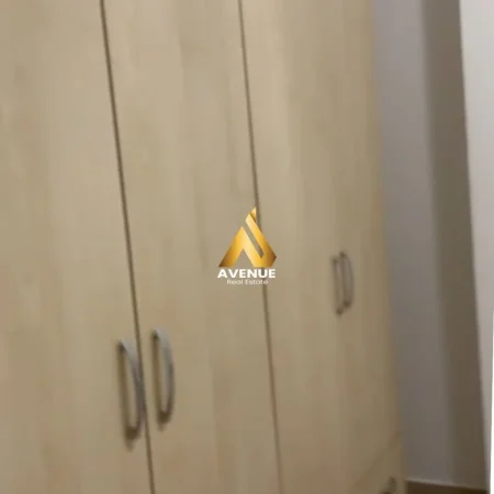 Tirane, jepet me qera apartament 1+1+Ballkon Kati 1, 65 m² 400 € (rruga peti)