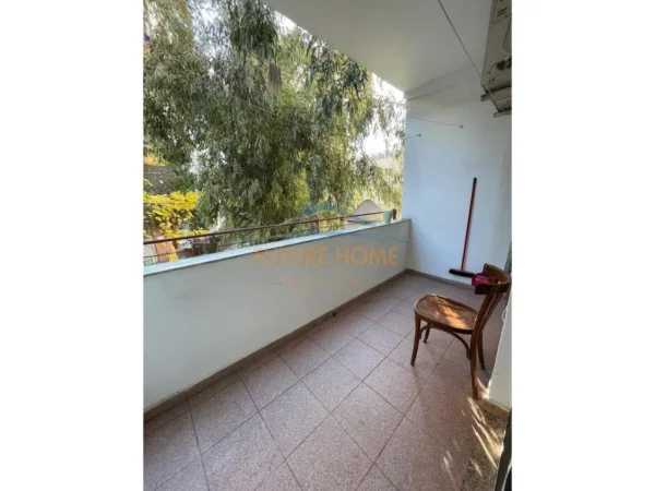 Tirane, jepet me qera apartament 1+1 Kati 2, 75 m² 600 € (Rruga Elbasanit, Tiranë)