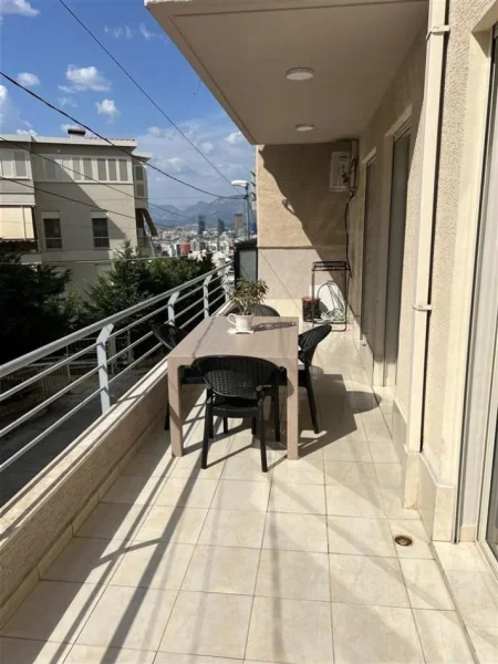 Tirane, shitet apartament 1+1+Ballkon Kati 2, 70 m² 158.000 € (Rruga "Peti")