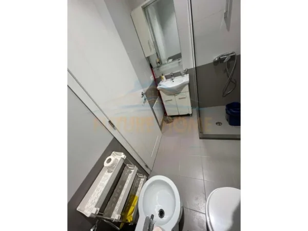 Tirane, jepet me qera apartament 1+1 Kati 5, 74 m² 600 € 