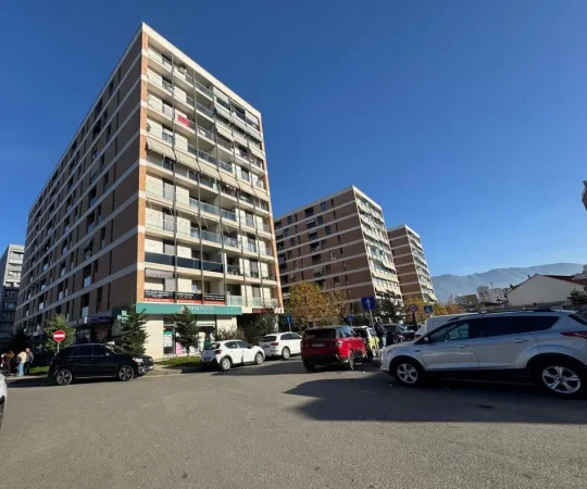 Tirane, jepet me qera apartament 2+1 Kati 9, 850 € 