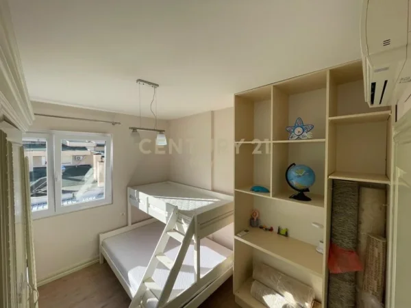 Tirane, jepet me qera apartament 3+1+Aneks+Ballkon Kati 5, 126 m² 1.000 € (Neom128820)