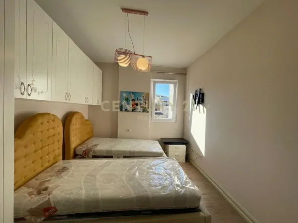 Tirane, jepet me qera apartament 3+1+Aneks+Ballkon Kati 5, 126 m² 1.000 € (Neom128820)