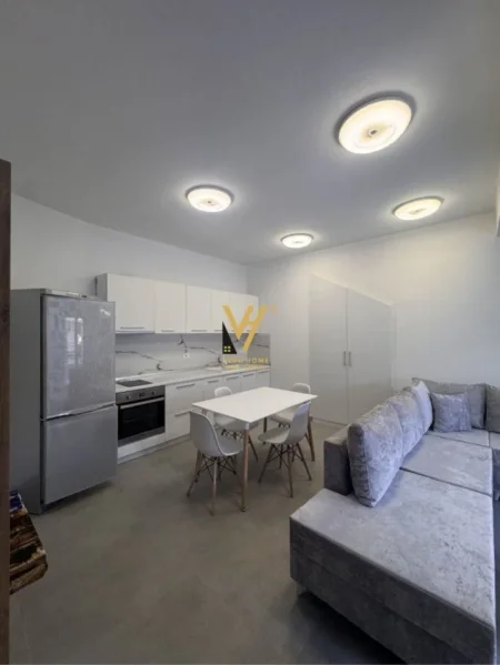 Tirane, jepet me qera apartament 2+1+Ballkon , 80 m² 800 € (KODRA E DIELLIT)